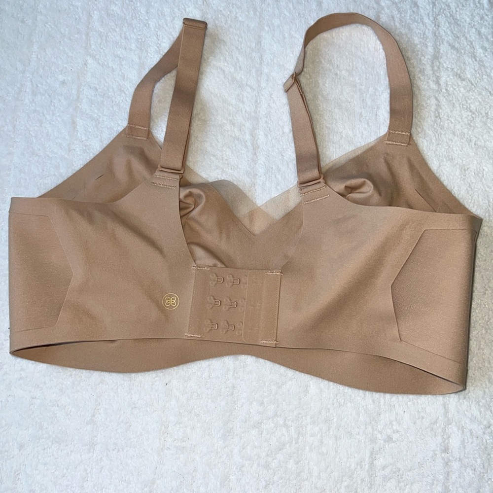 Honeylove CrossOver Wireless Bra - Picture 13 of 15
